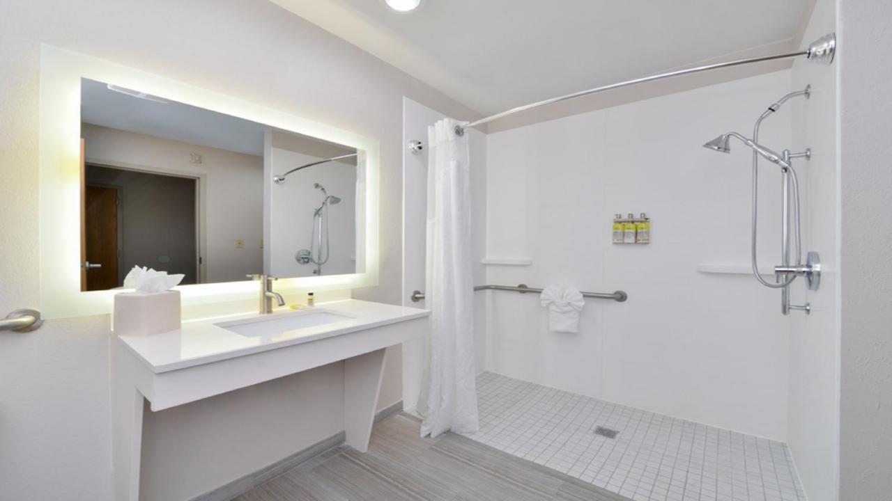 Holiday Inn Express Hotel & Suites La Place By Ihg Экстерьер фото